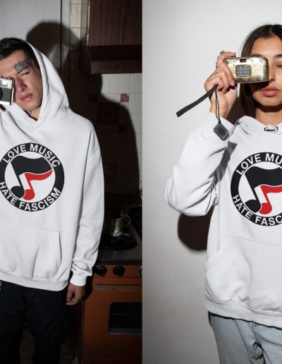 Love Music Hate Fascism organická unisex mikina s kapucí