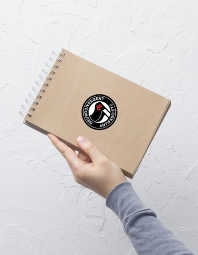 Neurodivergent Antifascists kiss cut samolepky