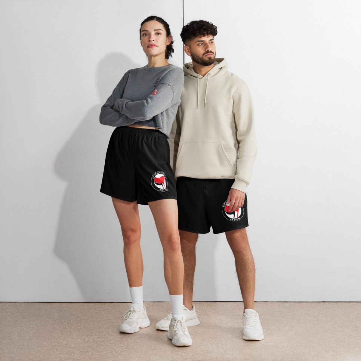 Antifaschistische Aktion unisex recyklované kraťasy
